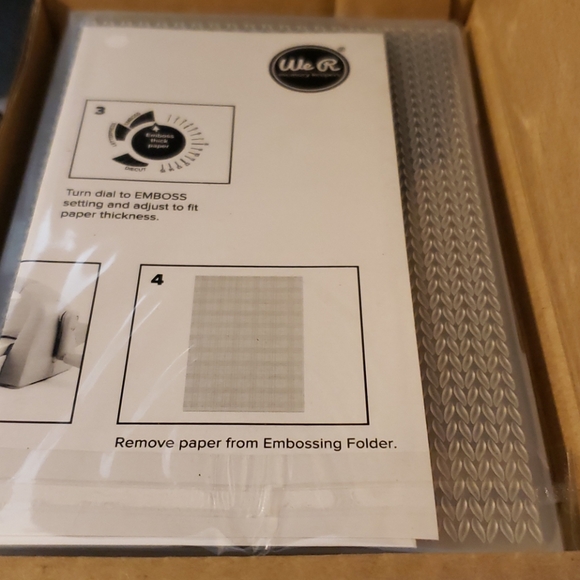 We R memory keepers embossing folders 4 pk - Picture 2 of 2